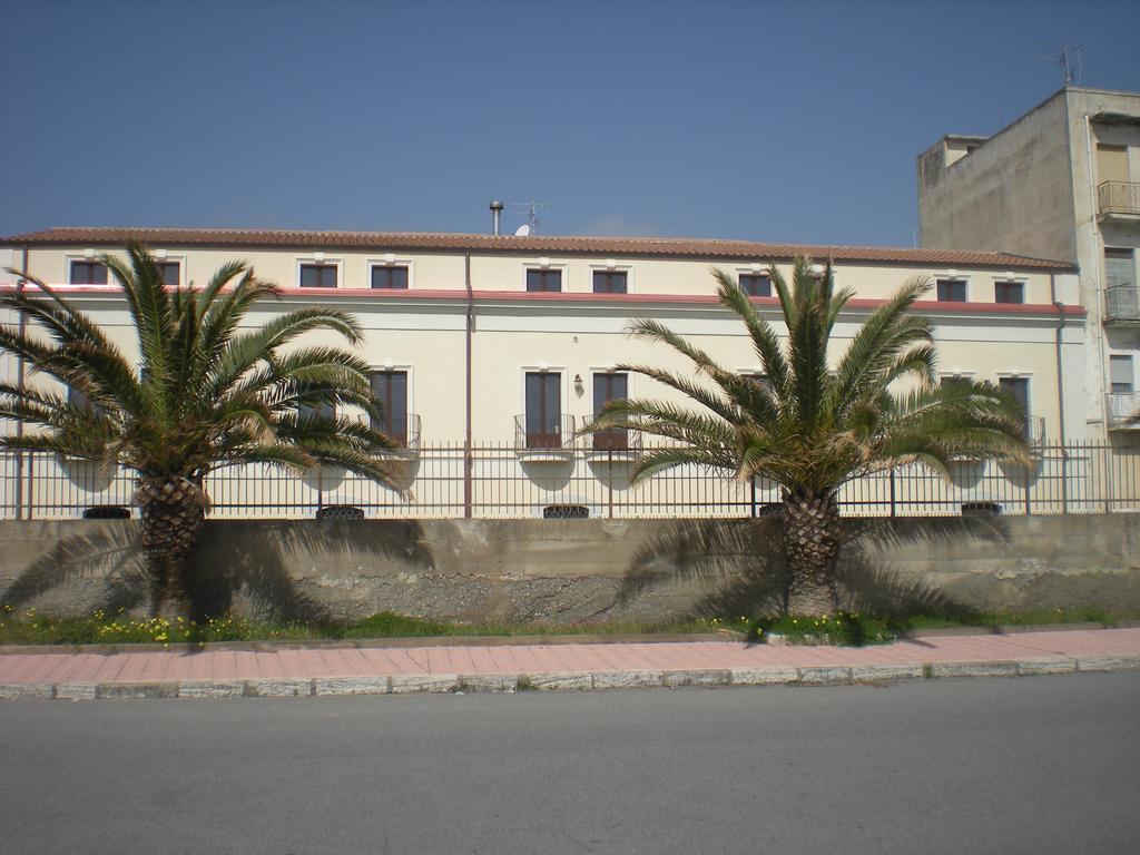 الشقق الفندقية بوفالينو مارينافي  Palazzo Reginella المظهر الخارجي الصورة