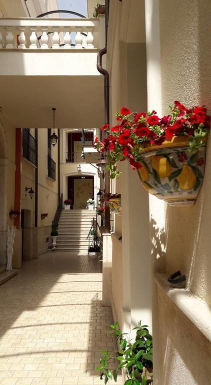 الشقق الفندقية بوفالينو مارينافي  Palazzo Reginella المظهر الخارجي الصورة